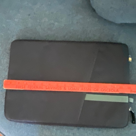 New Case Logic Padded Black Case for iPad, Tablet or Laptop , Zippered 11” x 16” - Picture 5 of 8